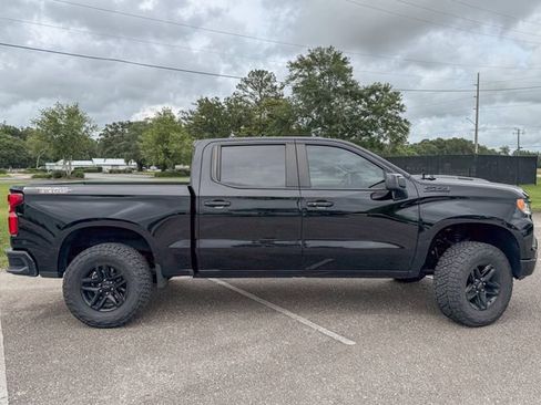Used 2024 Chevrolet Silverado 1500 LT Trail Boss w/ Convenience Package II AWD/4WD image 3