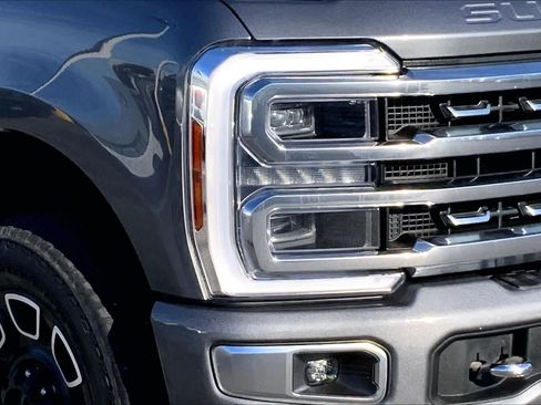 Used 2024 Ford F250 Platinum image 24
