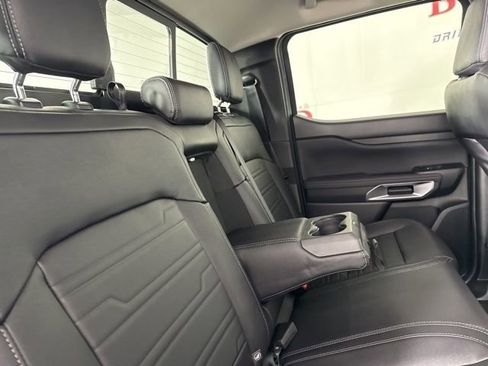 Used 2025 Ford Ranger Lariat w/ Trailer Tow Package image 29