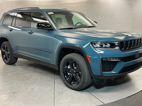 New 2026 Jeep Grand Cherokee L Limited w/ Limited Altitude Package AWD/4WD image 7