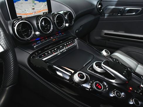 Used 2018 Mercedes-Benz AMG GT Roadster image 48