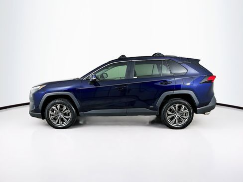 Used 2022 Toyota RAV4 XLE Premium image 4