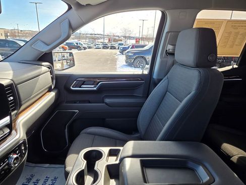 Used 2023 GMC Sierra 1500 SLE image 25