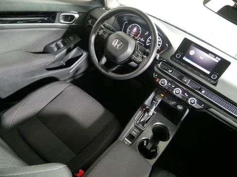 Used 2024 Honda Civic EX image 9
