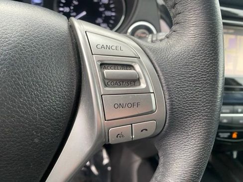 Used 2015 Nissan Rogue SL AWD/4WD image 19