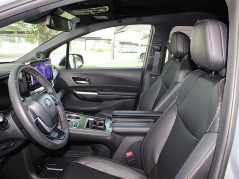 Certified 2025 Toyota Sienna XLE Woodland Edition AWD/4WD image 8