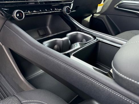 New 2026 Chevrolet Traverse LT w/ Midnight/Sport Edition image 13