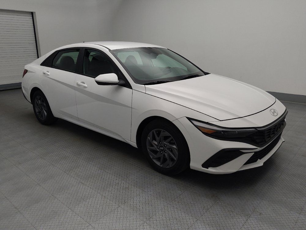 Used 2024 Hyundai Elantra SEL FWD image 11