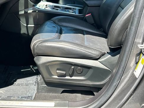 Used 2023 Ford Explorer Platinum w/ Technology Package AWD/4WD image 16