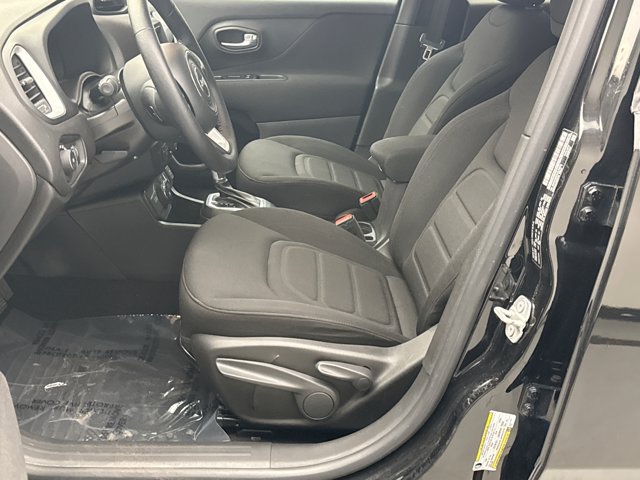 Used 2020 Jeep Renegade Latitude w/ Cold Weather Group AWD/4WD image 11