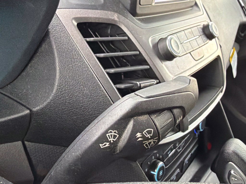 Used 2022 Ford Transit Connect XL FWD image 30