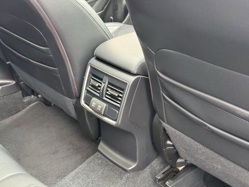 Used 2020 Subaru Forester Limited image 17