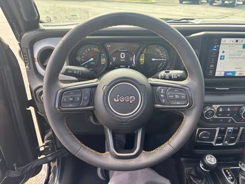 Used 2024 Jeep Wrangler Unlimited w/ Convenience Group AWD/4WD image 22