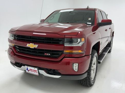 Used 2018 Chevrolet Silverado 1500 LT w/ Texas Edition image 4