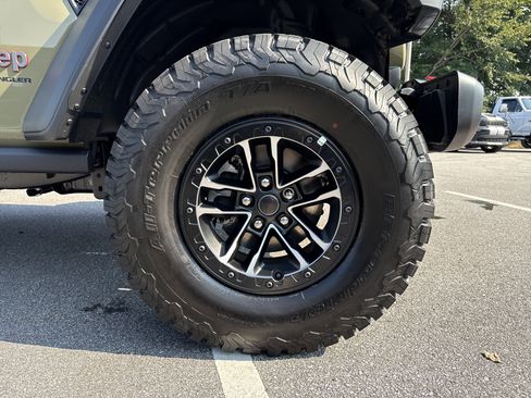 New 2025 Jeep Wrangler Rubicon w/ XTREMEE 35" Tire Package image 13