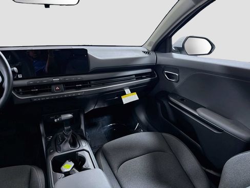 Used 2025 Kia K4 FWD image 22