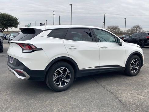 Used 2024 Kia Sportage LX FWD image 5