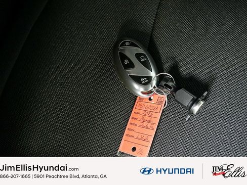 Certified 2026 Hyundai Santa Fe SE image 24