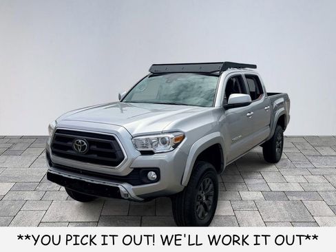 Used 2023 Toyota Tacoma SR5 w/ Technology Package AWD/4WD image 3