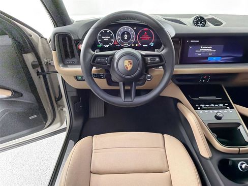 Certified 2026 Porsche Cayenne Coupe AWD/4WD image 18