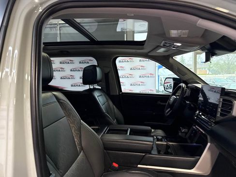 Used 2024 Toyota Tundra Limited AWD/4WD image 37