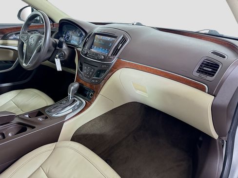 Used 2017 Buick Regal Sport Touring image 29