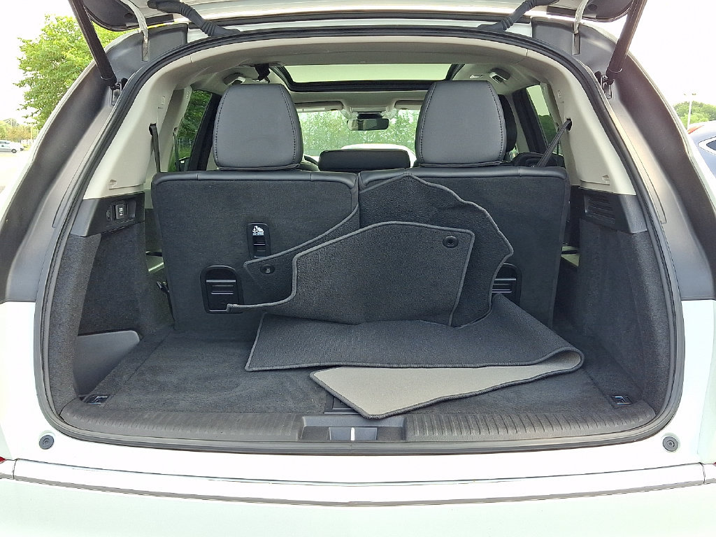 Used 2023 Acura MDX SH-AWD image 32