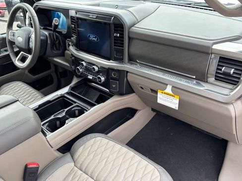 New 2026 Ford F250 Platinum w/ Platinum Plus Package image 24