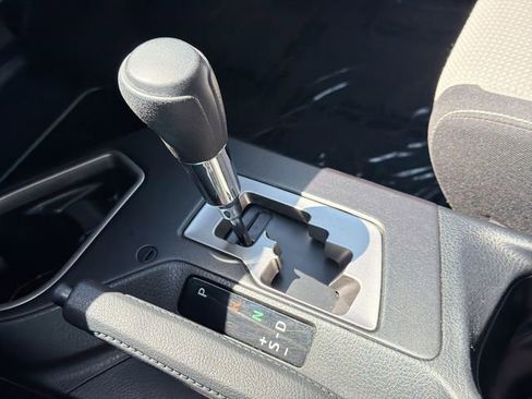 Used 2017 Toyota RAV4 XLE AWD/4WD image 24