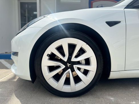 Used 2023 Tesla Model 3 Standard Range image 31