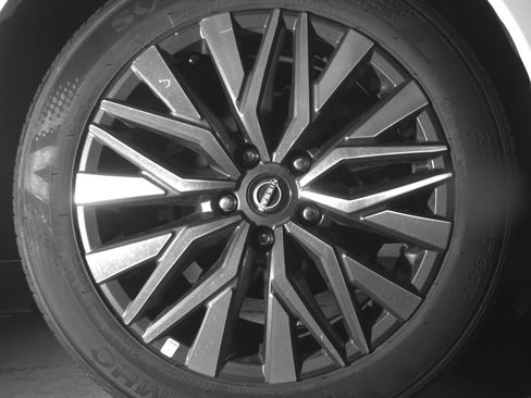 Used 2025 Nissan Altima 2.5 SV FWD image 15