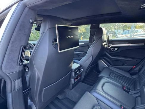 Used 2019 Lamborghini Urus AWD/4WD image 17