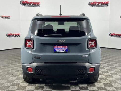 Used 2017 Jeep Renegade Latitude w/ Cold Weather Group image 7