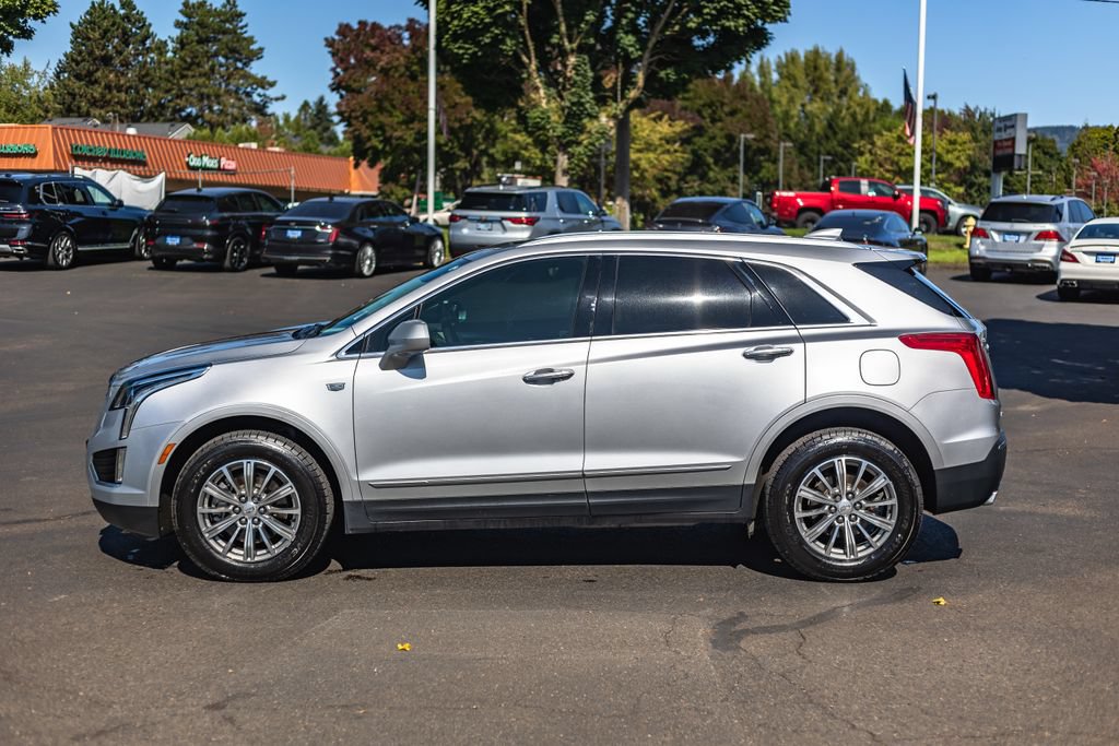 Used 2017 Cadillac XT5 Luxury w/ Driver Awareness Package AWD/4WD image 10