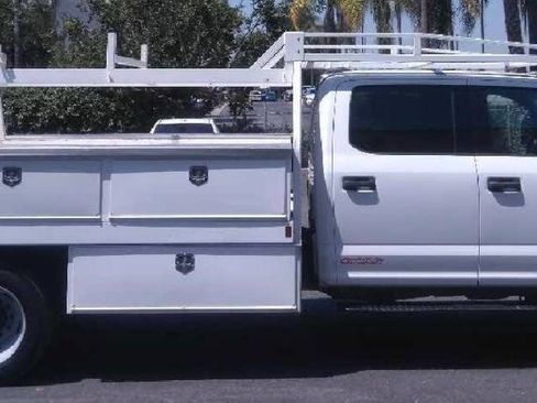 Used 2021 Ford F550 4x4 Crew Cab Super Duty image 4