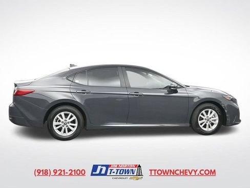 Used 2025 Toyota Camry LE FWD image 13