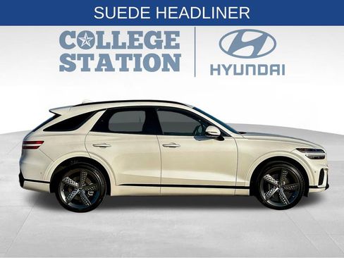 Used 2022 Genesis GV70 3.5T Sport w/ Sport Prestige Package image 11