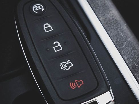 Used 2019 Ford Escape SEL image 7