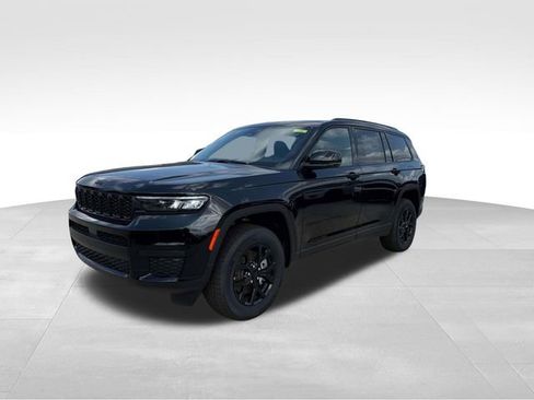 New 2025 Jeep Grand Cherokee L Altitude RWD image 22