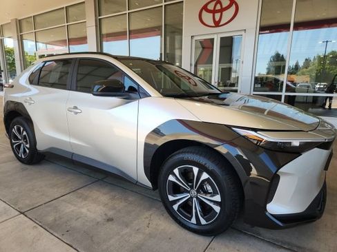 Certified 2024 Toyota bZ4X AWD w/ Weather Package image 4