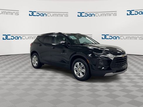 Used 2022 Chevrolet Blazer LT image 2