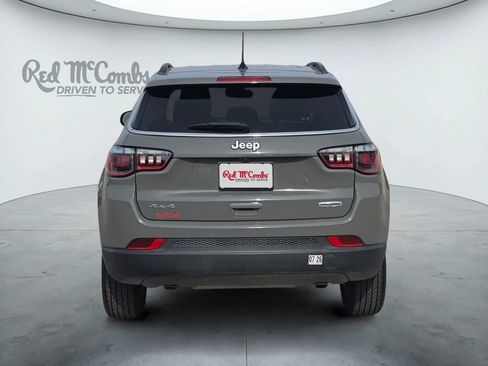 Used 2023 Jeep Compass Latitude w/ Convenience Group AWD/4WD image 4