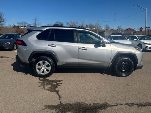Used 2021 Toyota RAV4 LE image 8