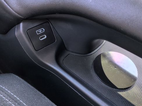 Used 2025 Honda HR-V LX image 25
