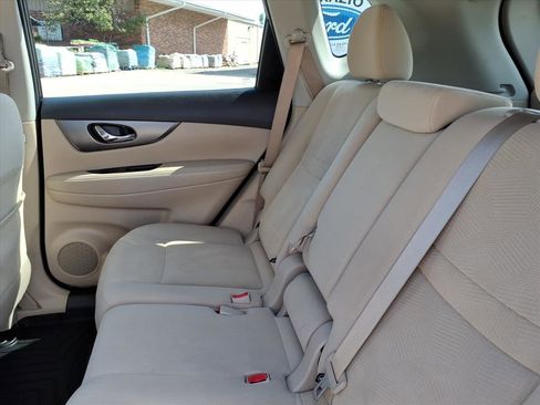 Used 2016 Nissan Rogue SV FWD image 15