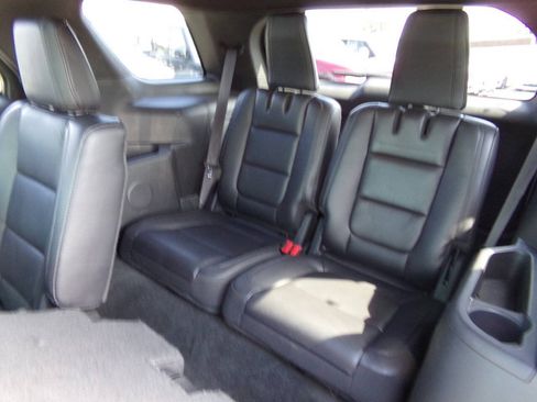 Used 2013 Ford Explorer XLT FWD image 11