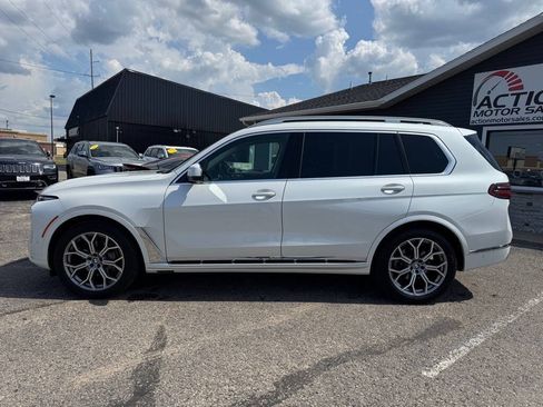Used 2024 BMW X7 xDrive40i AWD/4WD image 2