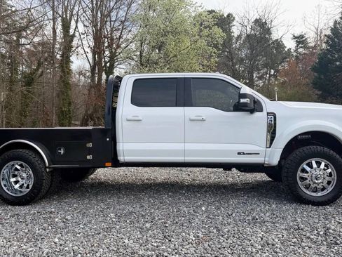 Used 2023 Ford F450 Lariat w/ FX4 Off-Road Package image 9