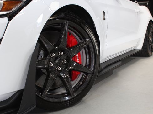 Used 2021 Ford Mustang Shelby GT500 w/ Carbon Fiber Track Pack RWD image 27