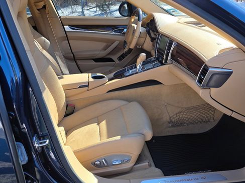 Used 2014 Porsche Panamera 4 image 18
